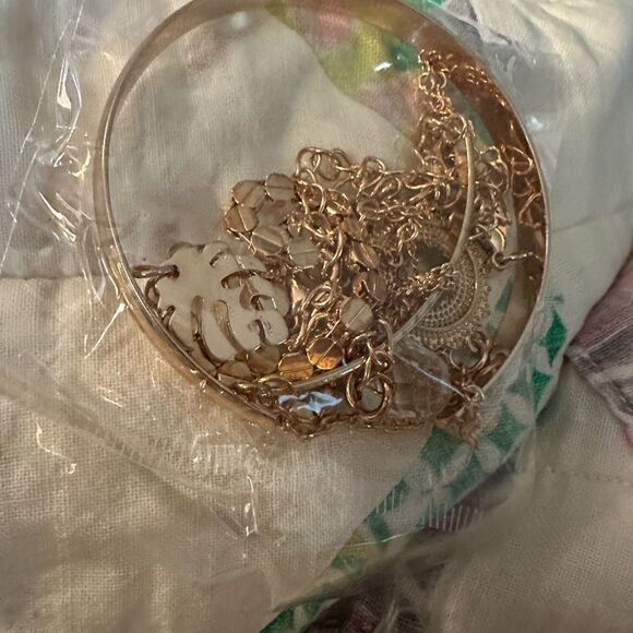 5 Piece Leaf Gold Bracelet Set - Picture 2 of 3